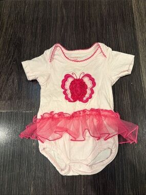 Isaac Mizrahi 6-9 M baby girl onesie with tulle